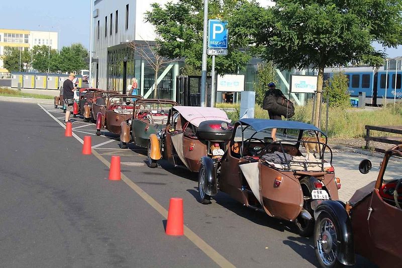 V retro auto muzeu Veteráni Litvínov měli ve středu zastávkou účastníci Velorex čundru 2024 na svém putování po severních Čechách. S nejstarším Velorexem z roku 1962 jede Petr Žůrek ze Světlé nad Sázavou.