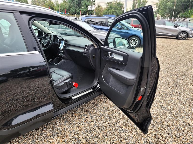 Volvo XC40 T5 Recharge,Inscription,Led - fotka 10 z 48