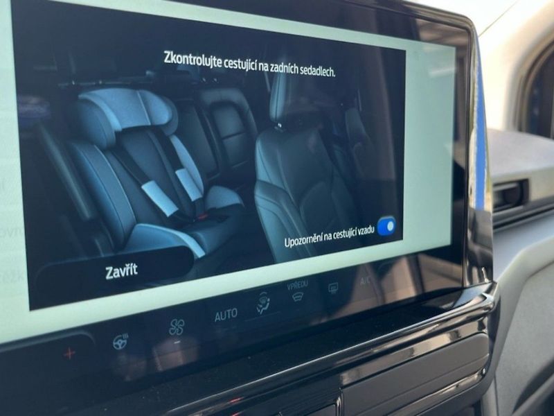 Ford Tourneo Custom 2.0D,125KW,CZ,DPH,1.MAJ - fotka 27 z 28