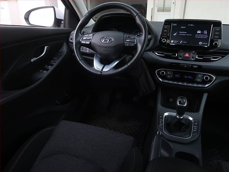 Hyundai i30 (2023) SMART 1.5 T-GDI MHEV, ČR,1.maj - fotka 7 z 16