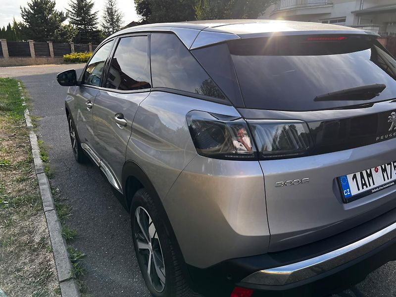 Peugeot 3008 (2024) 1.2 PureTech 96kW, Allure pack - fotka 2 z 26