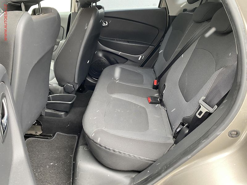 Renault Captur (2014) 1.2TCe, Zen, AT, navi - fotka 10 z 18