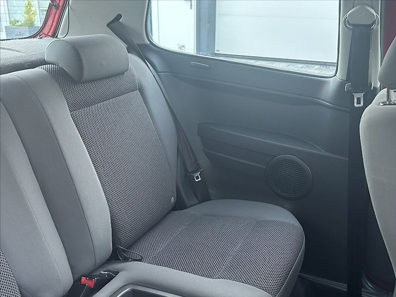 Volkswagen Fox 1,2 HTP 54PS  Refresh - fotka 19 z 42