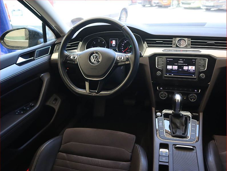 Volkswagen Passat (2016) 2.0 TDI, Automat, Serv.kniha - fotka 7 z 22