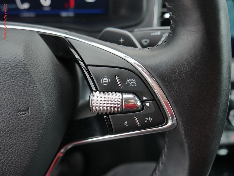 Škoda Karoq (2022) 2.0 TDi 4x4, Style, DSG, LED - fotka 13 z 27