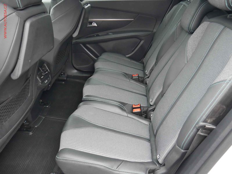 Peugeot 5008 (2022) 1.5HDi, ČR, Allure, AT, LED - fotka 10 z 25