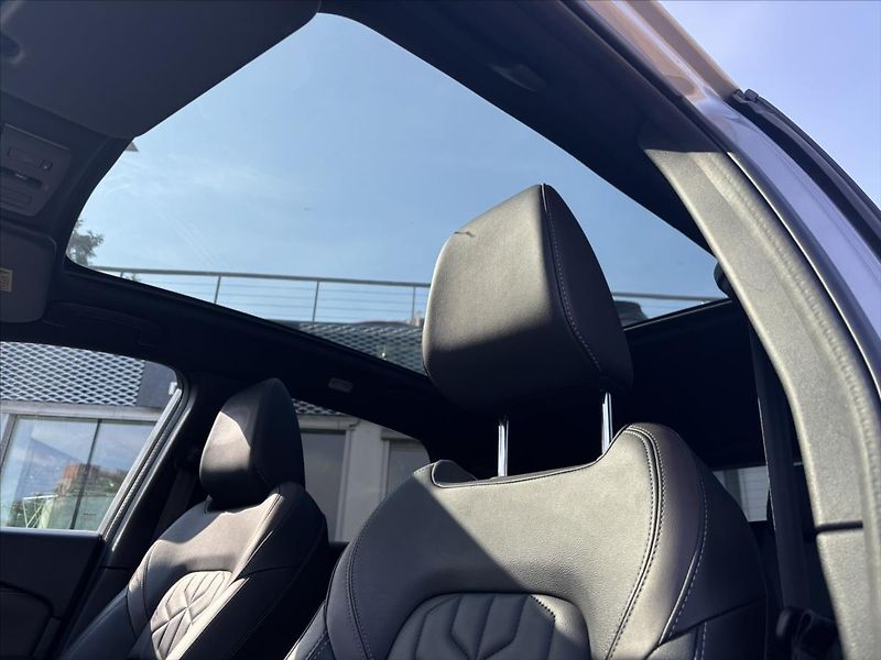 Nissan Qashqai 1,3 DIG-T AT 4x4 Tekna PANORAM - fotka 12 z 46