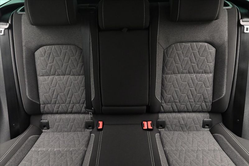 Volkswagen Passat 2,0 TDI 110 kW DSG Business Zá - fotka 27 z 31