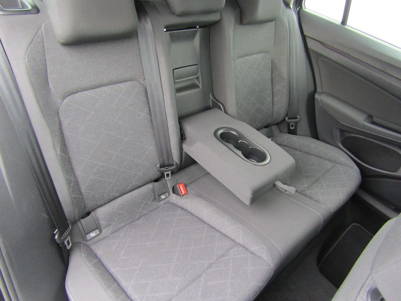 Volkswagen Golf Wa 2.0 Life DT085 Variant Life - fotka 27 z 30