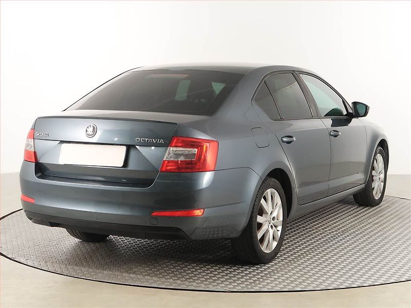 Škoda Octavia (2014) Ambition 1.8 TSI, Tempomat - fotka 5 z 17