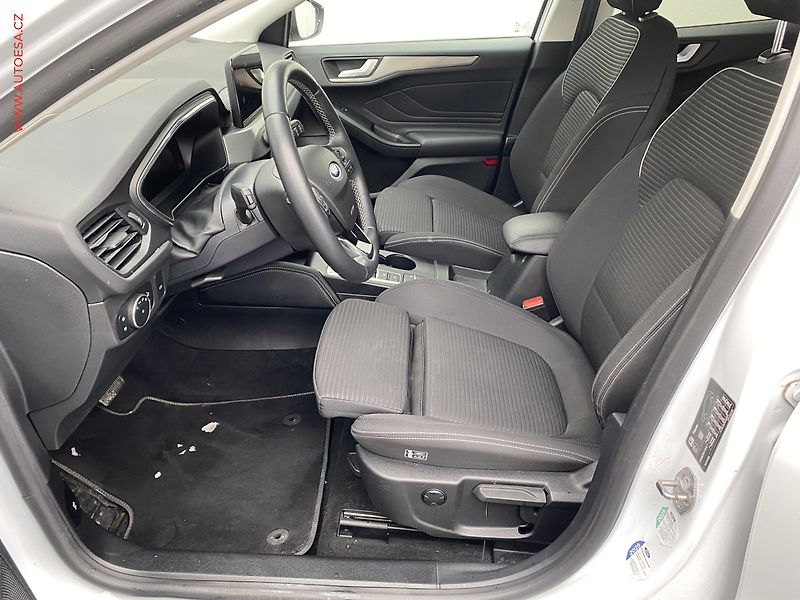 Ford Focus (2021) 2.0 TDCi, Titanium, AT, LED - fotka 9 z 20