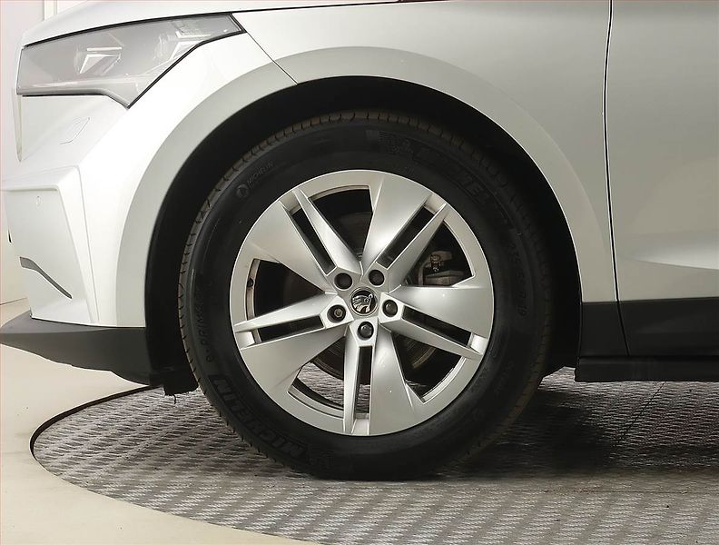 Škoda Enyaq (2023) 60 (62 kWh), SoH 92% - fotka 15 z 28