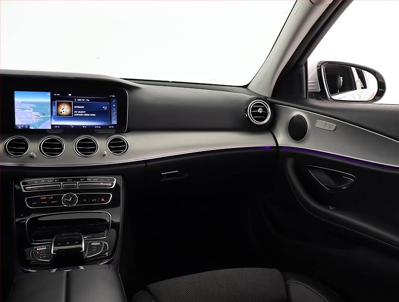 Mercedes-Benz Třídy E (2017) E 220 d, Automat, Kůže, Navi - fotka 8 z 26