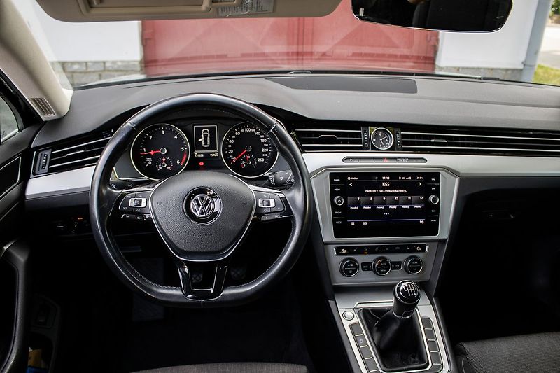 Volkswagen Passat - fotka 17 z 32