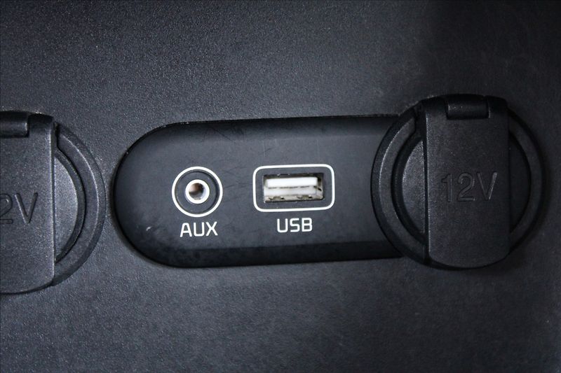 Kia Ceed 1,6 GDi  ČR,1.MAJITEL,TOP - fotka 17 z 41