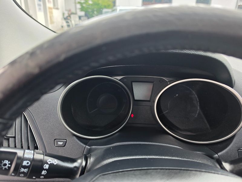 Hyundai ix35 (2012) 2.0 CRDi 4WD - fotka 21 z 34