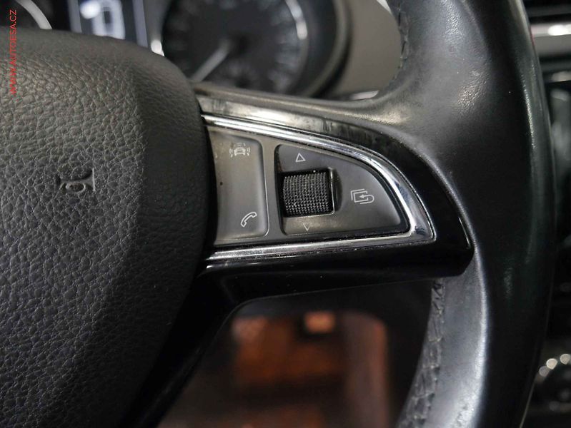 Škoda Octavia (2016) 1.4 TSi, 2.maj, AC, bixen - fotka 13 z 19