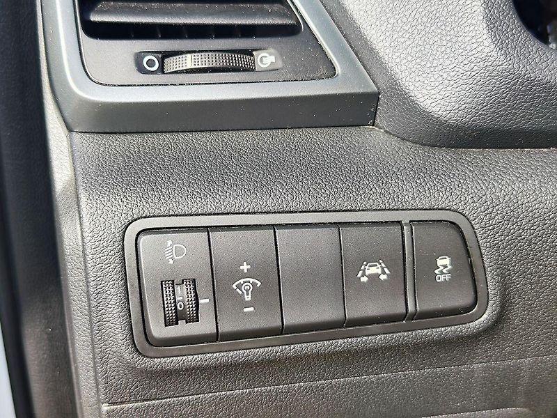 Hyundai Tucson 1.6 T-GDI/130kW Trikolor - fotka 27 z 29