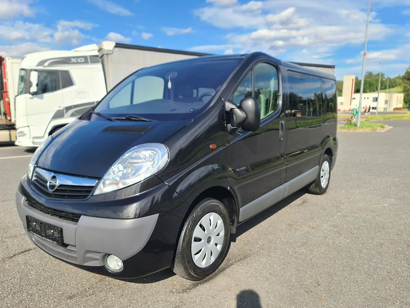 Opel Vivaro (2011) 2.0 CDTi 84-KW 8-MÍST OLOMOUC - fotka 3 z 75