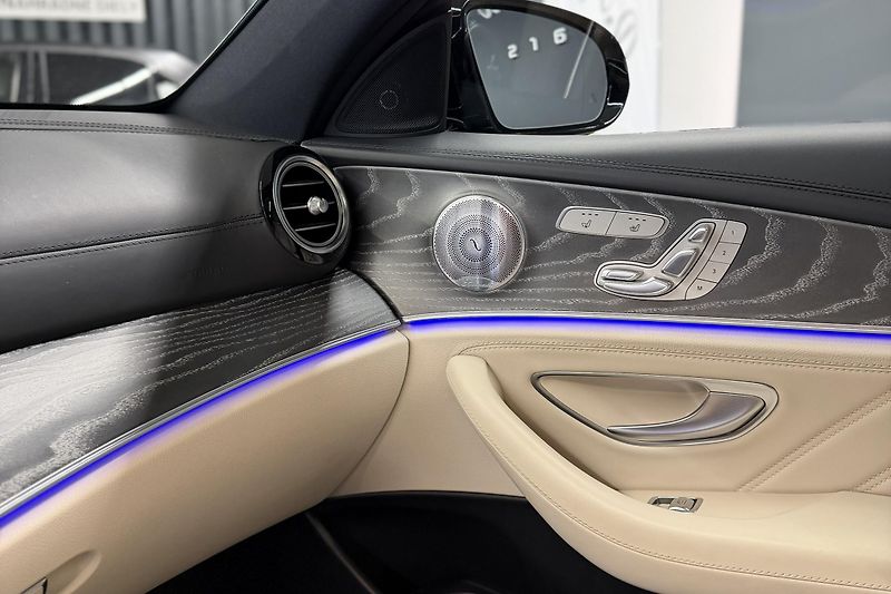 Mercedes-Benz Třídy E (2021) E 63s AMG 4Matic+ V8 Biturbo - fotka 24 z 124