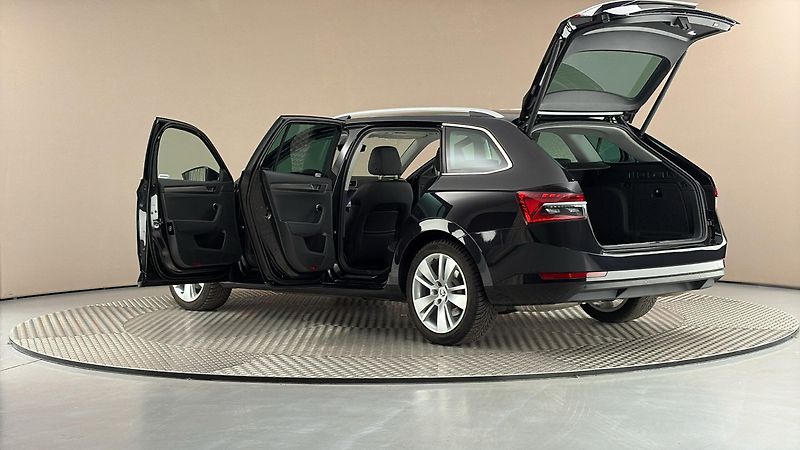 Škoda Superb 2.0 TSI DSG Style Combi - fotka 7 z 29