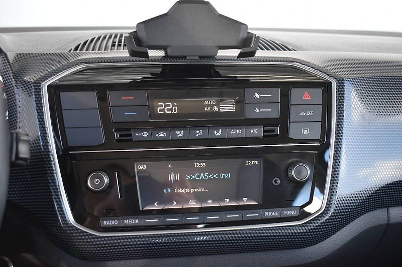 Volkswagen e-up! (2021) 61kW, TOP stav - fotka 17 z 20