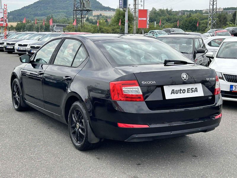 Škoda Octavia (2013) 1.2 TSI, ČR, AC, výhřev sed - fotka 6 z 15