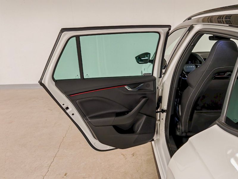 Škoda Kamiq (2025) 1.0 TSI 85 kW Monte Carlo - fotka 24 z 32