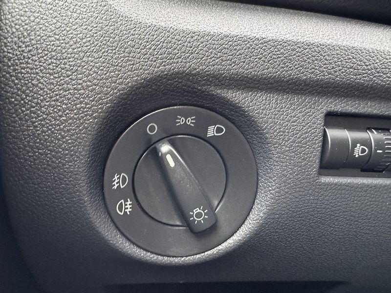 Škoda Fabia (2009) 1.4 16V Digi Klima Tempomat - fotka 8 z 50