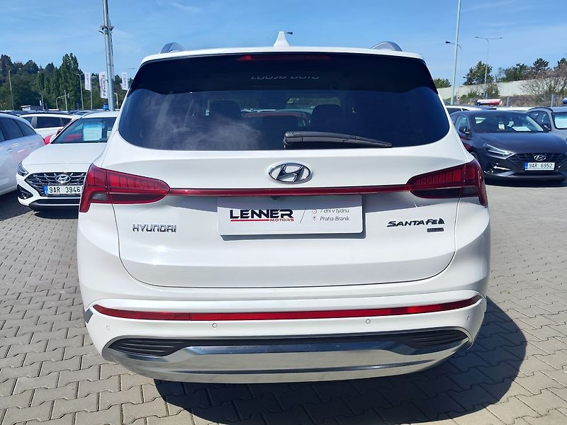 Hyundai Santa Fe 2.2 CRDI/142kW Luxury DCT 4x4 - fotka 6 z 41