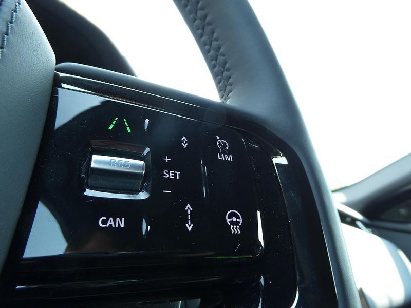 Land Rover Range Rover Velar (2026) 2,0 S D200 - fotka 20 z 20