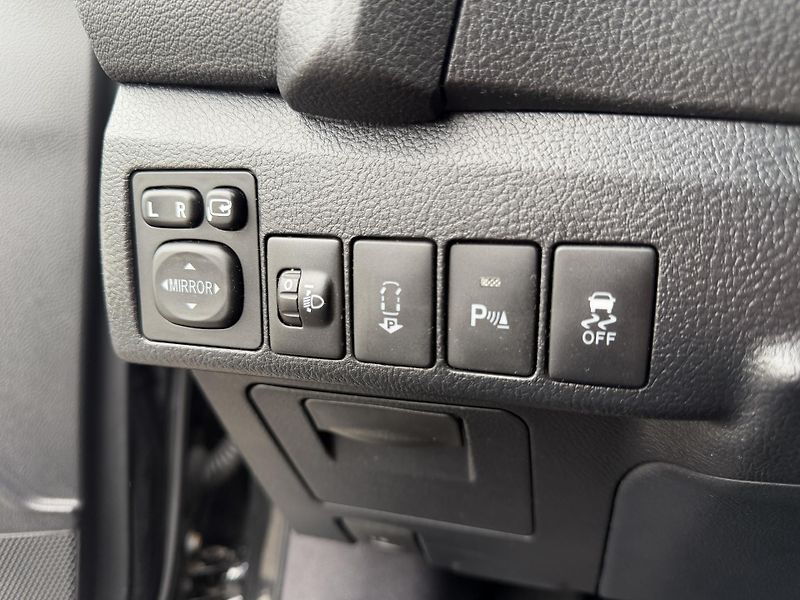 Toyota Auris 1.6i, kamera, tažné - fotka 12 z 17