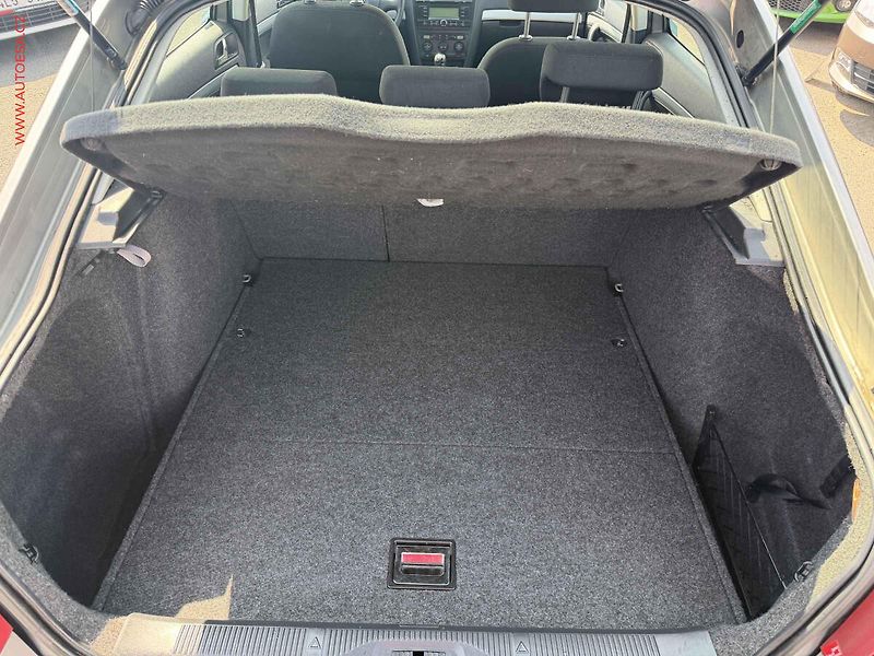 Škoda Octavia (2007) 1.6i, AC, el. výbava - fotka 7 z 16