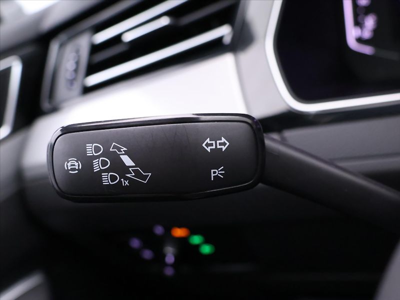 Volkswagen Passat 2,0 TDI 110kW DSG Matrix DPH - fotka 22 z 39