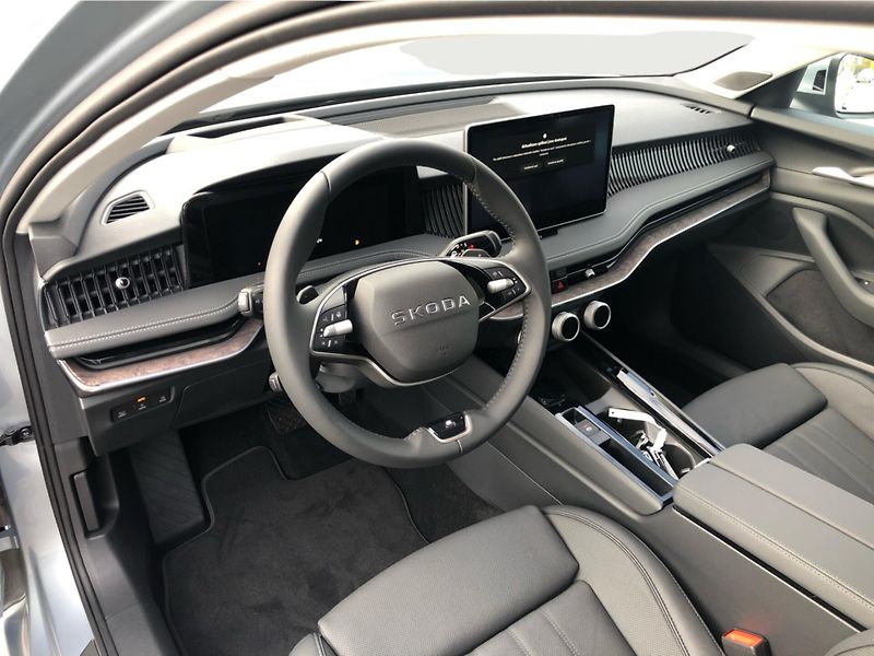 Škoda Superb Combi - fotka 5 z 30
