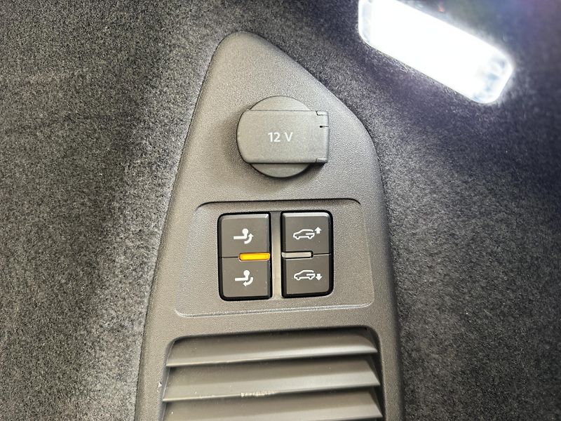 Volkswagen Touareg 3.0Tdi*1-MAJ*DPH*R-LINE*PANO* - fotka 13 z 48