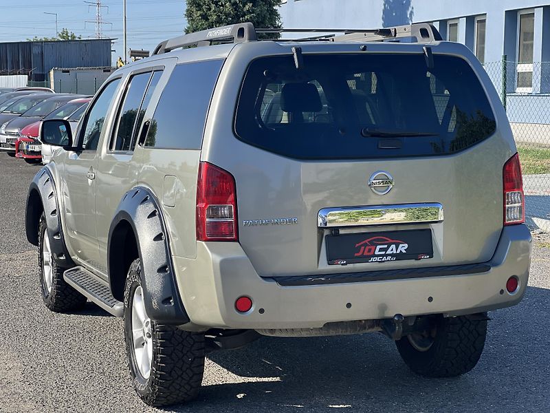 Nissan Pathfinder 2.5DCi 4x4 AUTOMAT 7MÍST  - fotka 5 z 43