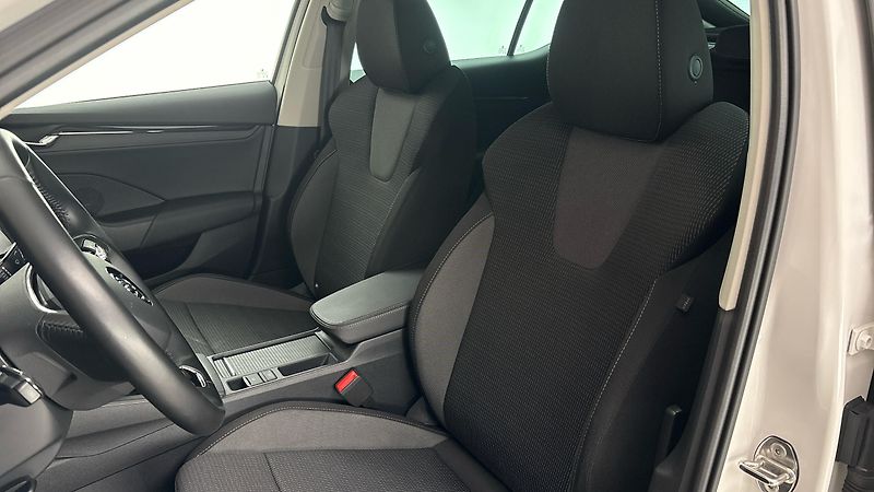 Škoda Octavia 2.0 TDI Ambition - fotka 15 z 24