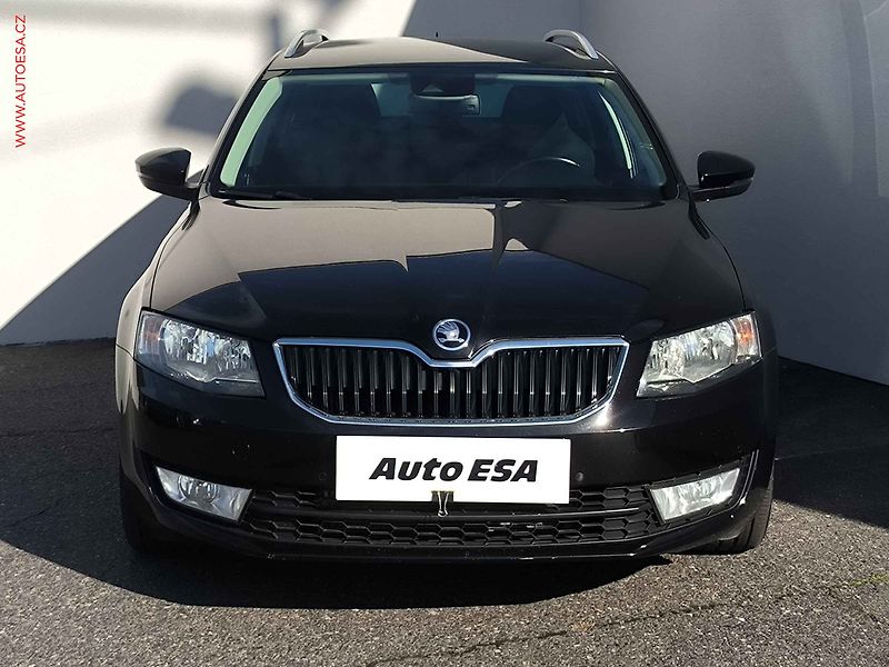Škoda Octavia (2015) 2.0 TDi, Sport, DSG - fotka 2 z 23
