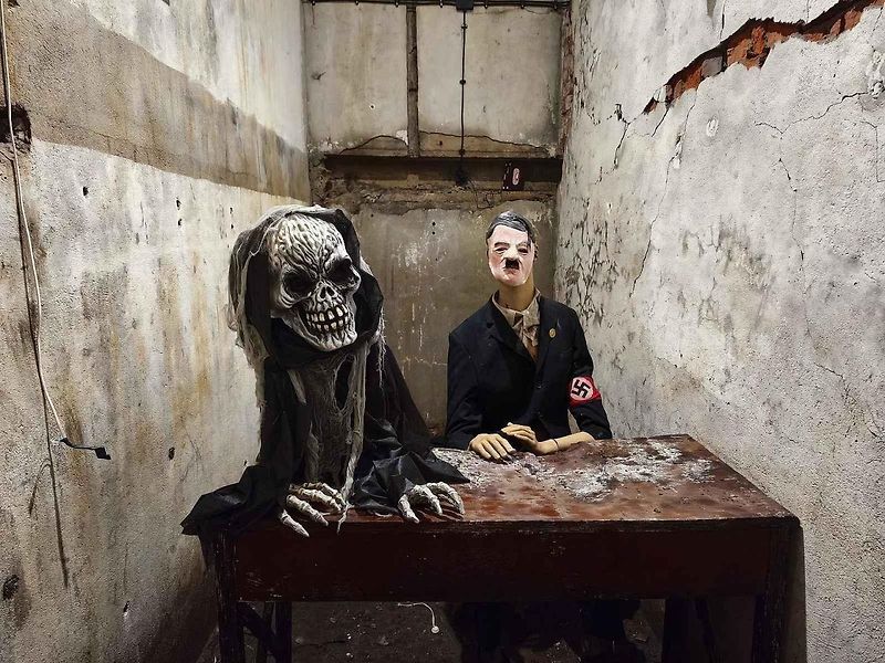 Zlatým hřebem Mamerek je replika Jantarové komnaty.