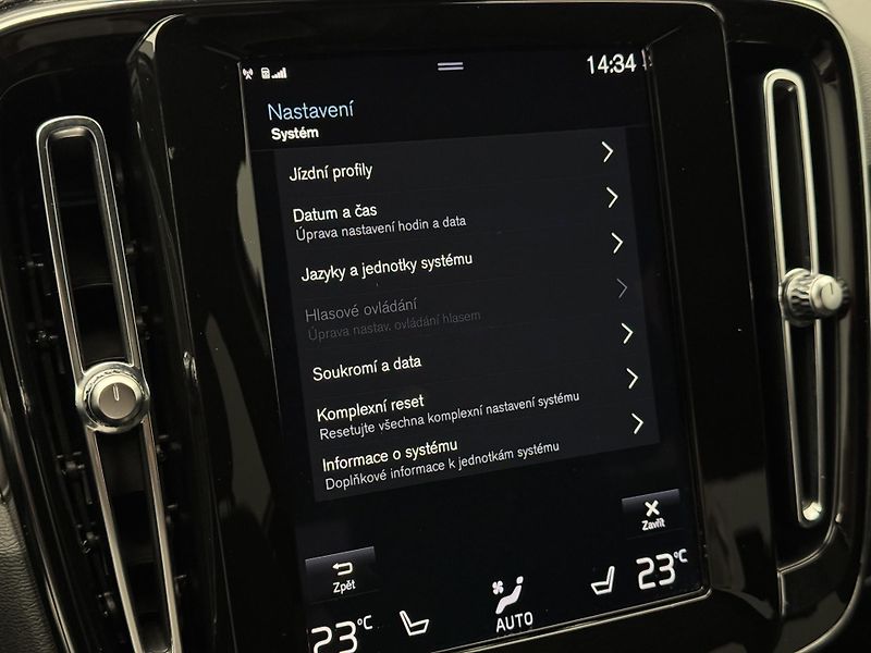 Volvo XC40 T4 RECHARGE ULTIMATE AUT - fotka 42 z 51