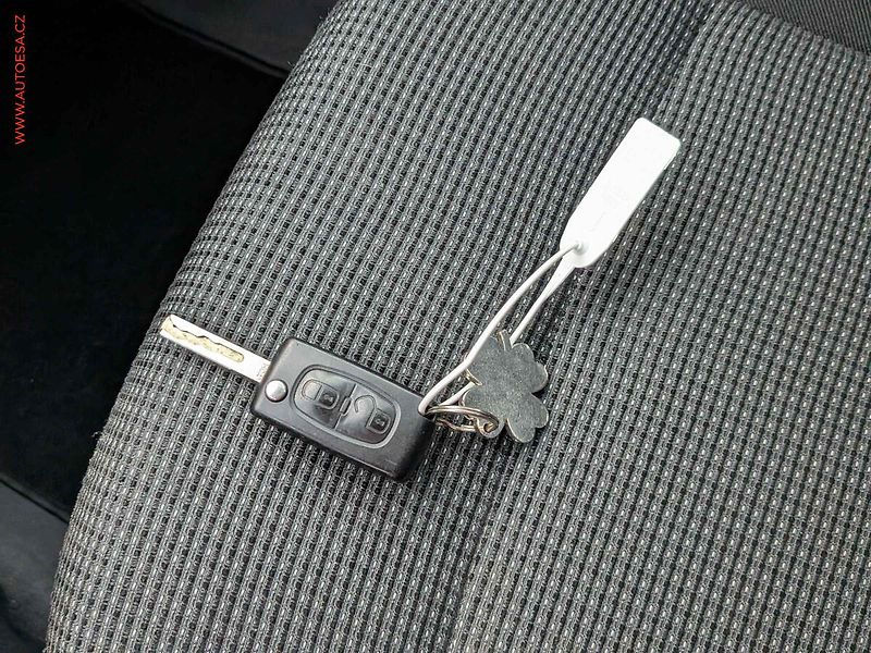 Peugeot 5008 (2010) 1.6 HDi, AC, tempo - fotka 14 z 14