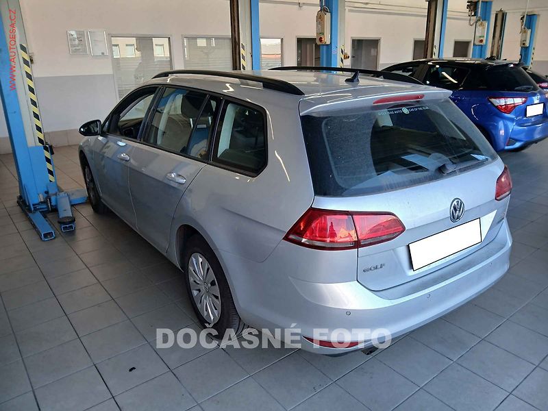 Volkswagen Golf (2014) 1.6TDI, servis.kniha - fotka 2 z 3