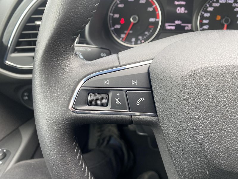 Seat Leon 1.4 TSI 92kW - 1xMAJ.- STYLE - fotka 20 z 41