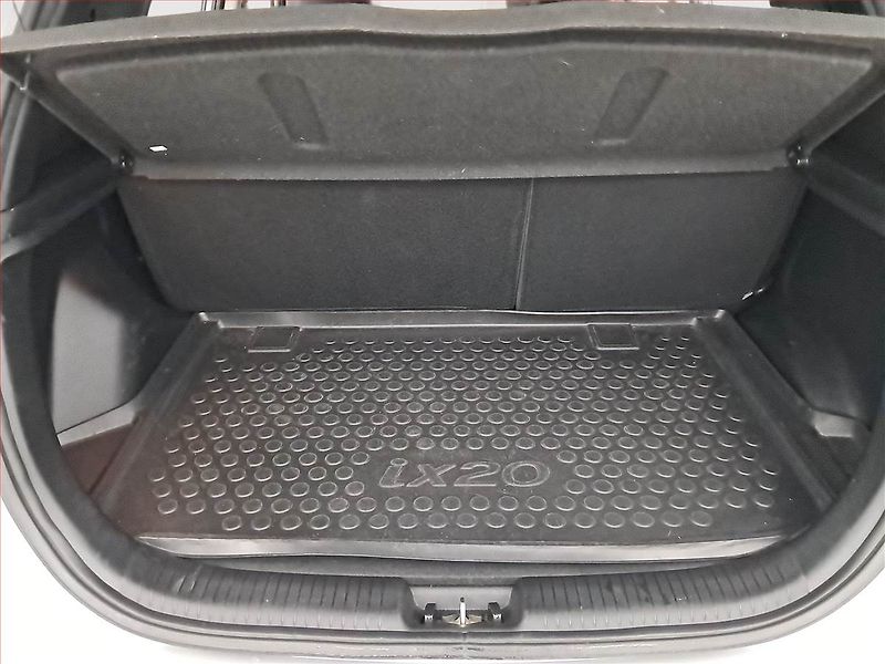 Hyundai ix20 (2014) 1.6 CVVT, Automat, Serv.kniha - fotka 14 z 21