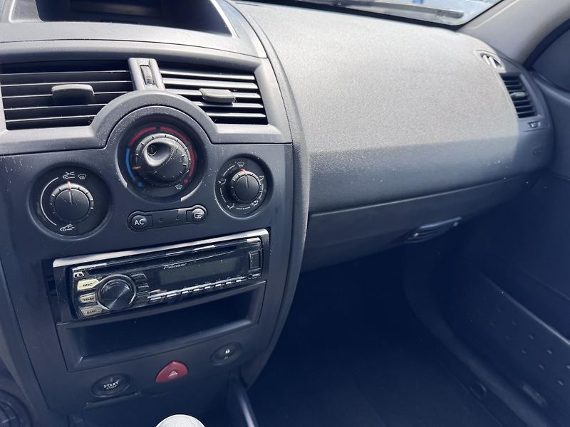 Renault Mégane 1.5 DCi, tažné, stk 3/2027 - fotka 10 z 16