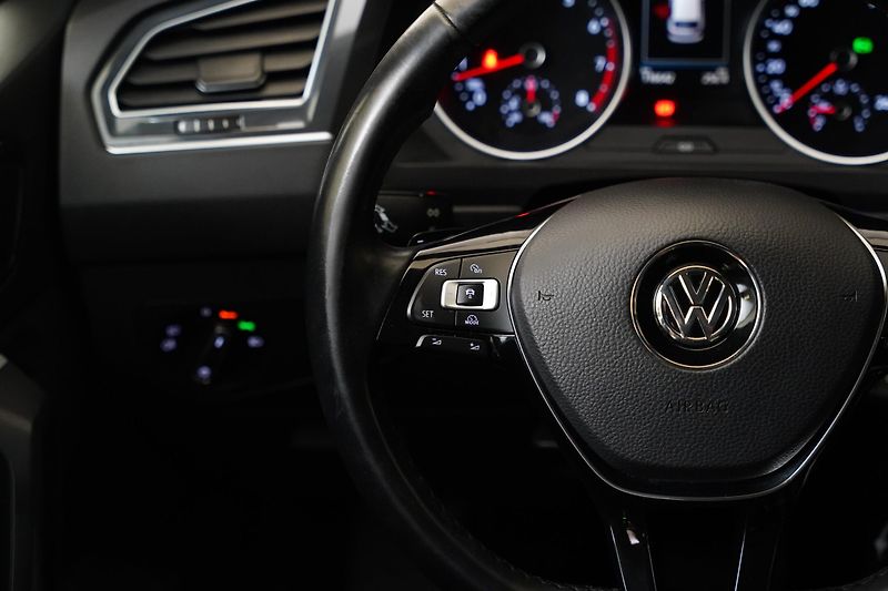 Volkswagen Tiguan - fotka 15 z 25