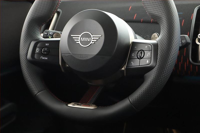 Mini Countryman (2025) S All4, JCW, HUD, Kamera, Navi - fotka 8 z 23