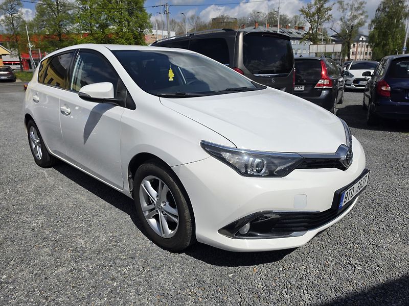 Toyota Auris 1.6 VVTi   - fotka 1 z 20