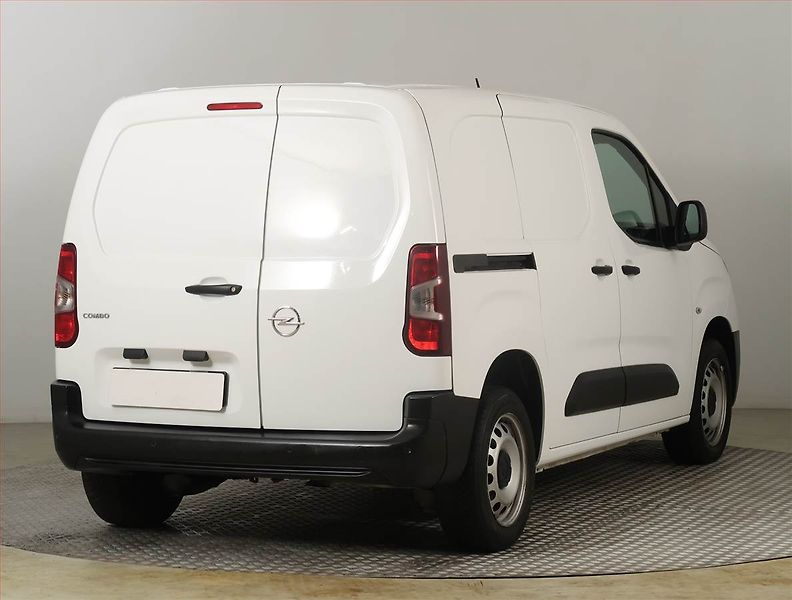 Opel Combo (2022) 1.5 CDTI, 3Místa, ČR, DPH - fotka 5 z 18